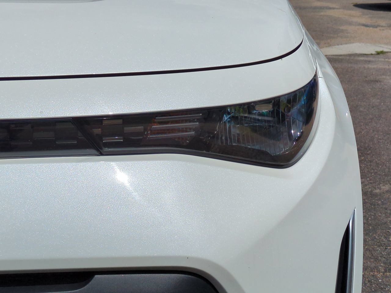 Certified 2025 Kia Soul LX w/ LX Technology Package FWD image 10