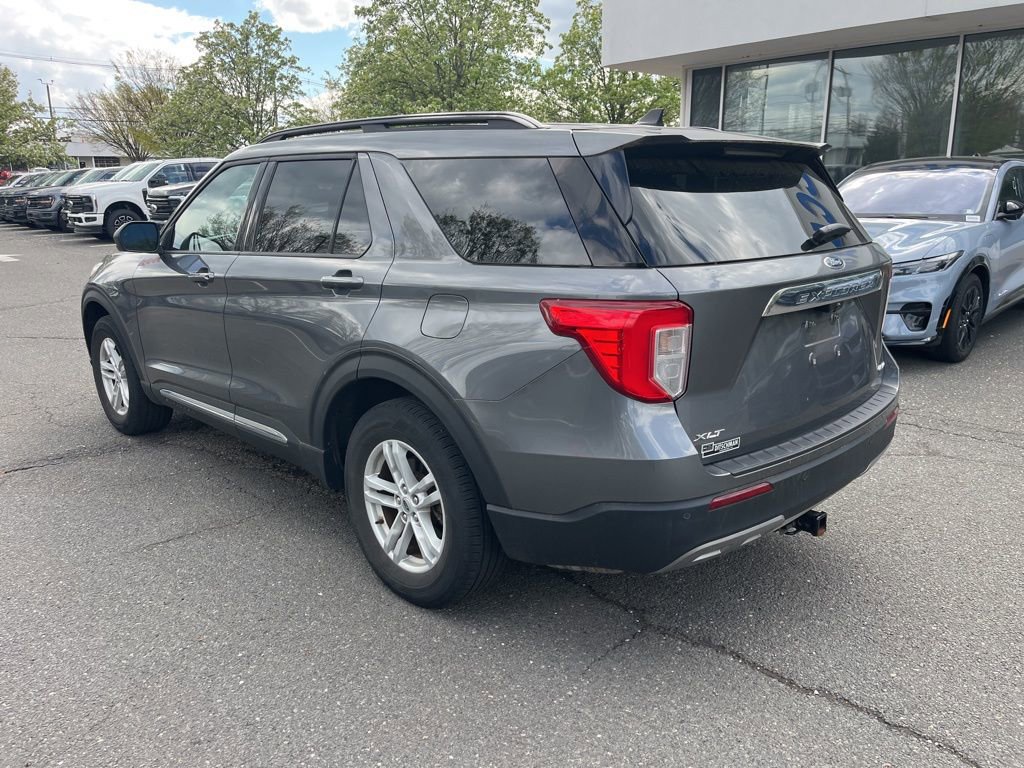 Used 2021 Ford Explorer XLT w/ Equipment Group 202A image 6
