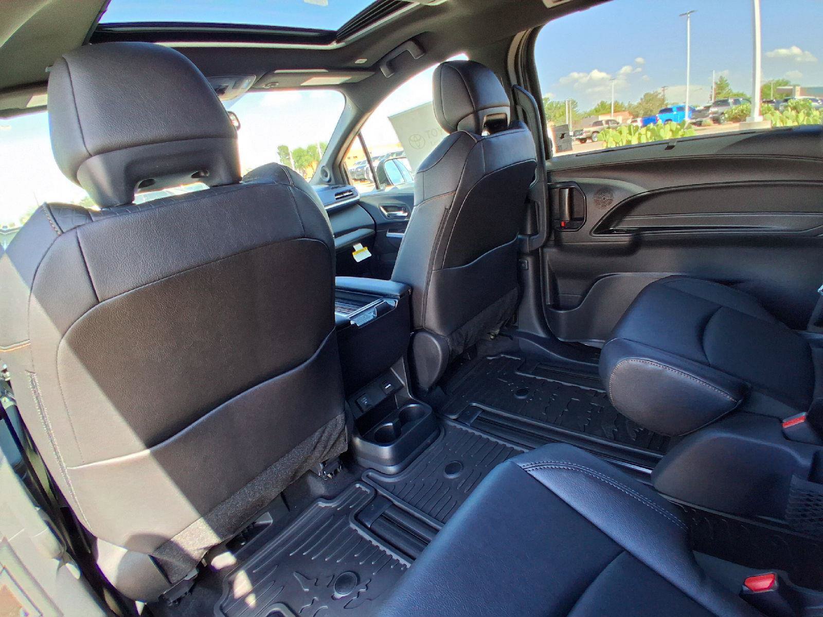 New 2026 Toyota Sienna XLE Woodland Edition AWD/4WD image 15