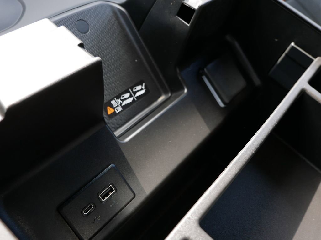 Used 2025 GMC Sierra 2500 AT4 image 20