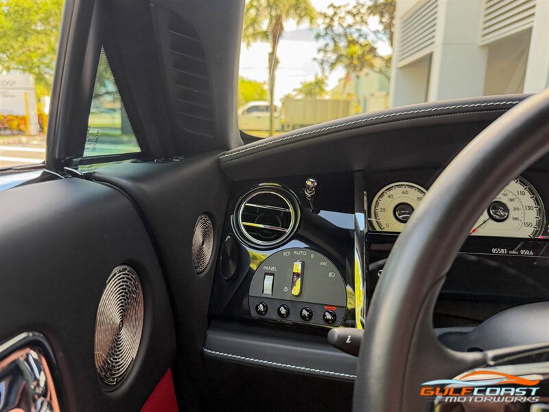 Used 2018 Rolls-Royce Wraith RWD image 19