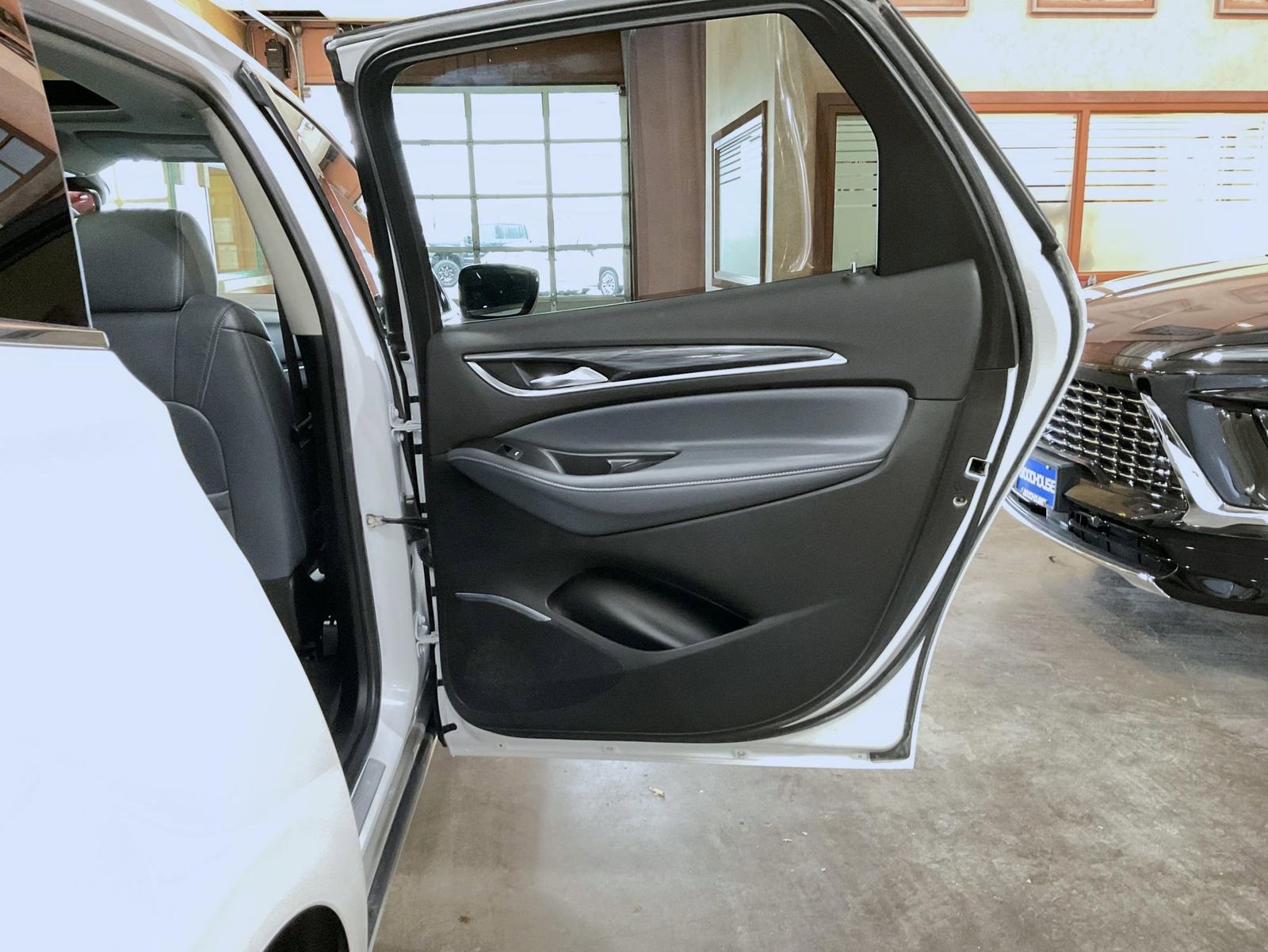 Used 2021 Buick Enclave Premium w/ Sun and Sites Package image 17