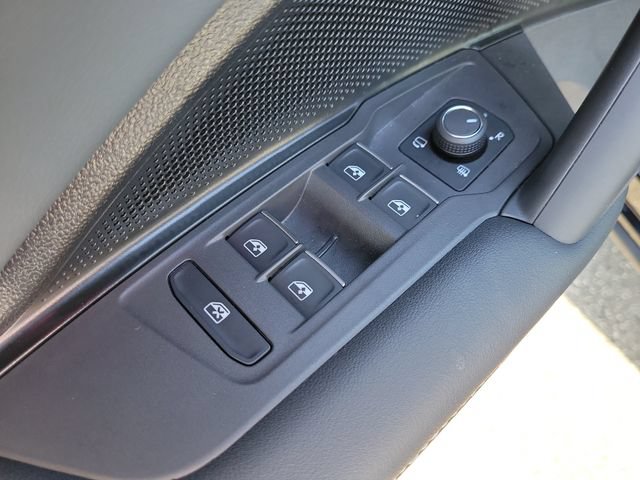 Used 2025 Volkswagen Tiguan SEL R-Line AWD/4WD image 16