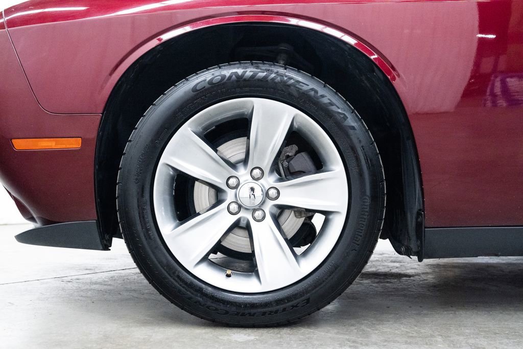 Used 2018 Dodge Challenger SXT RWD image 7