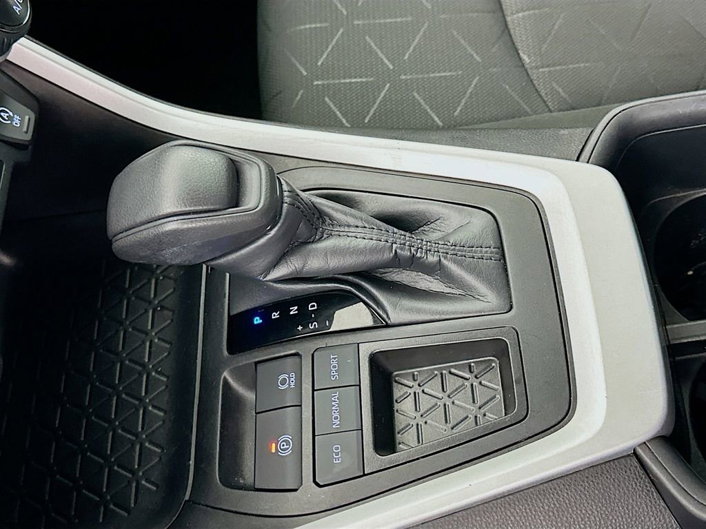Used 2024 Toyota RAV4 XLE image 17