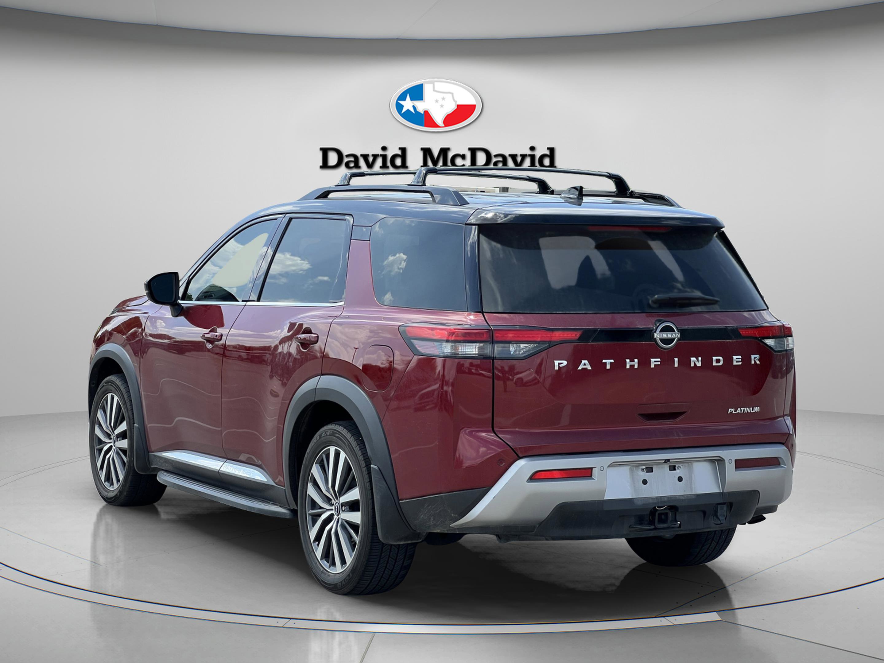 Used 2022 Nissan Pathfinder Platinum w/ Cargo Package FWD image 9