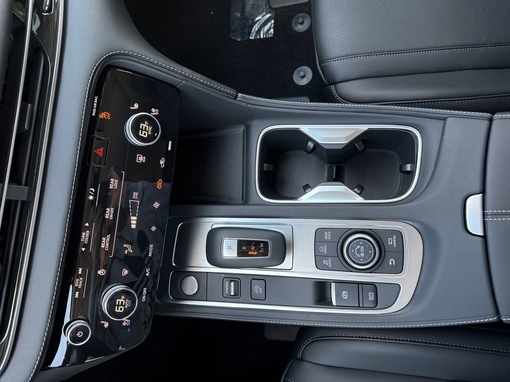 Certified 2025 INFINITI QX60 Luxe image 4