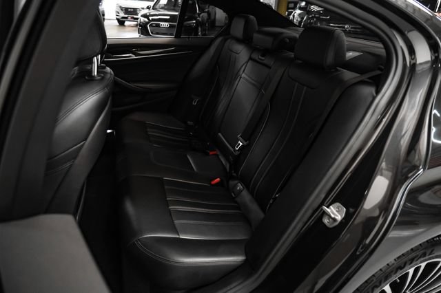Used 2018 BMW 540i RWD image 38