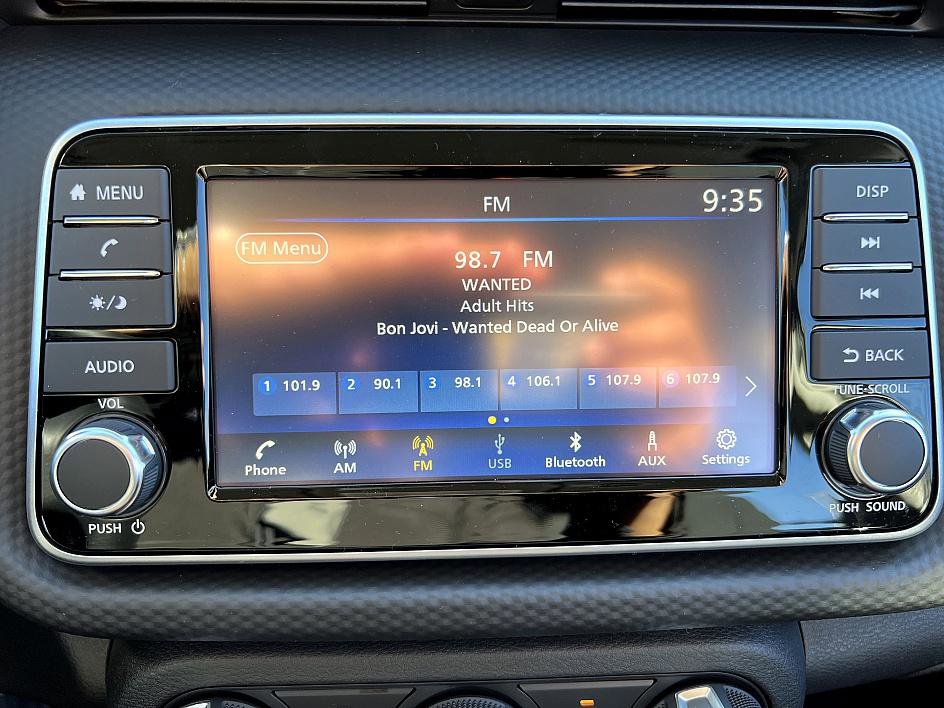 New 2025 Nissan Kicks Play S image 17