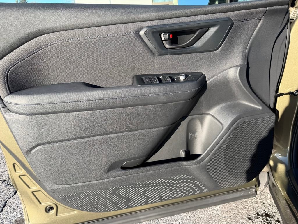 Used 2025 Subaru Forester Premium image 16