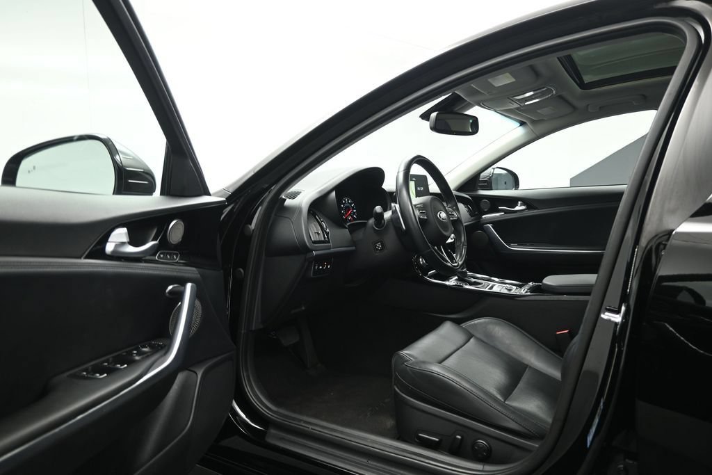 Used 2019 Kia Stinger Premium RWD image 7