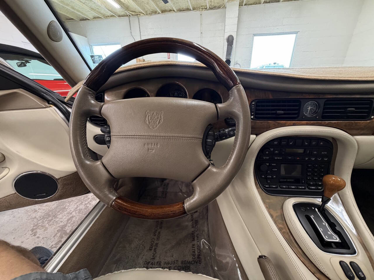 Used 2001 Jaguar XJ Vanden Plas image 11