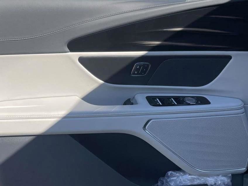New 2026 Lincoln Nautilus Premier image 15
