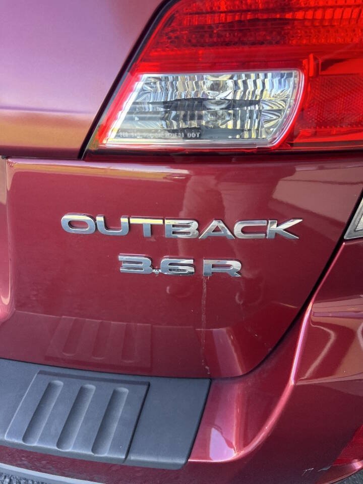 Used 2013 Subaru Outback 3.6R Limited w/ Moonroof Pkg AWD/4WD image 7