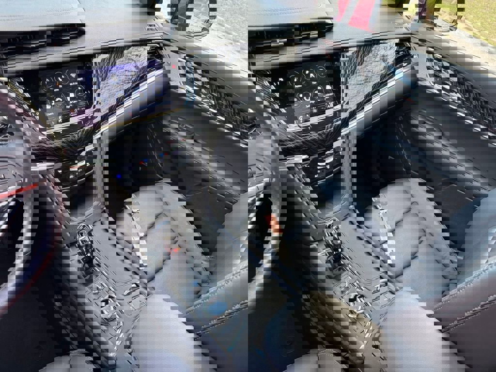 Certified 2025 Cadillac XT6 Premium Luxury image 33