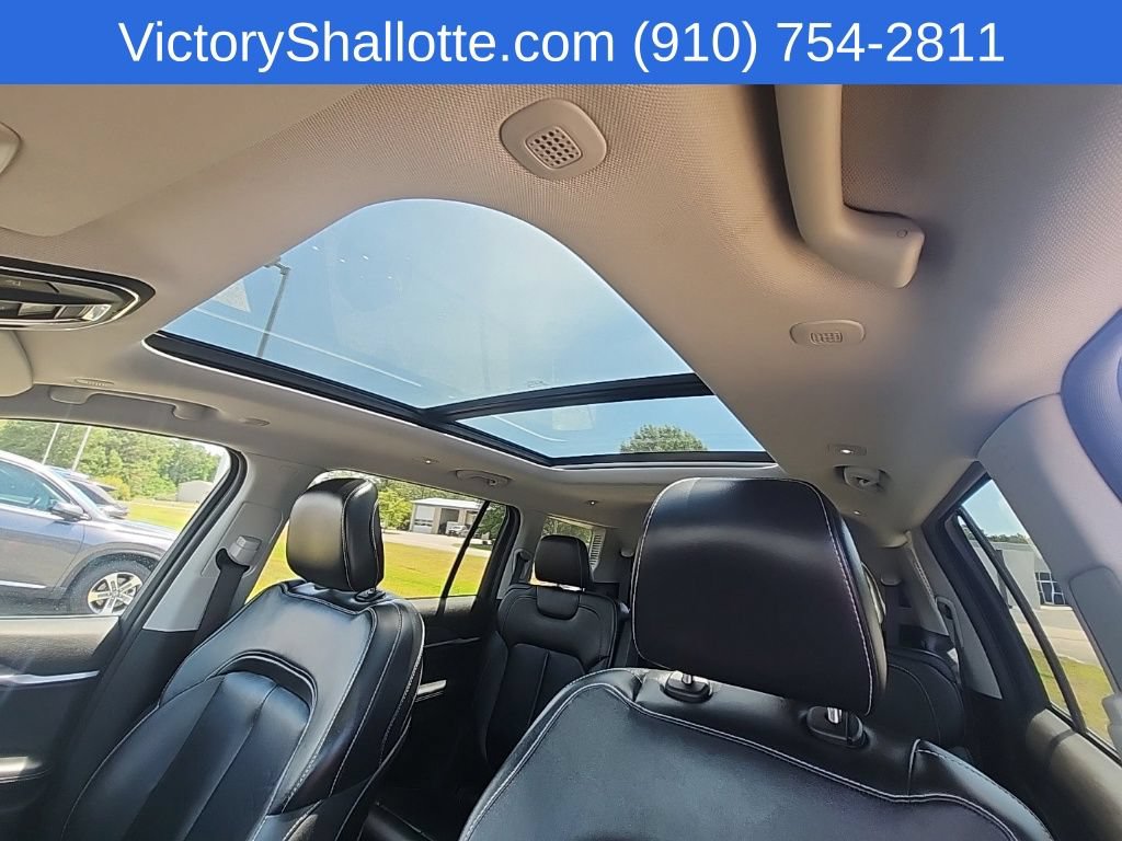Used 2022 Jeep Grand Cherokee L Limited AWD/4WD image 6