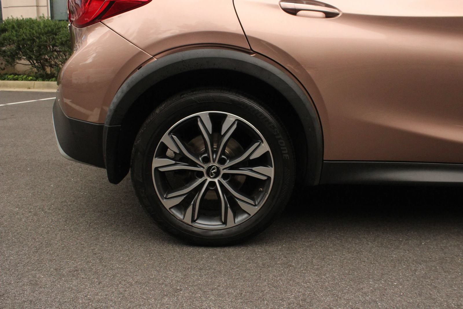 Used 2018 INFINITI QX30 Premium AWD/4WD image 5