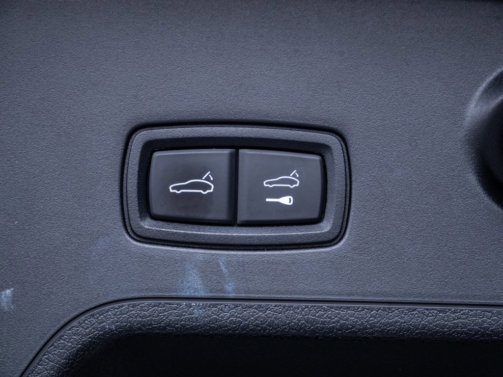 Used 2020 Porsche Panamera 4 image 31