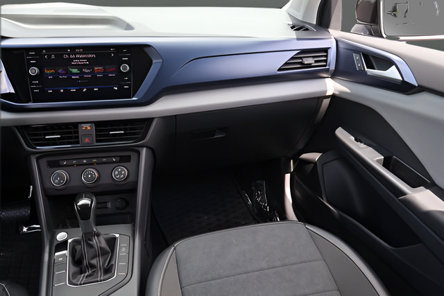 Certified 2022 Volkswagen Taos SE FWD image 17