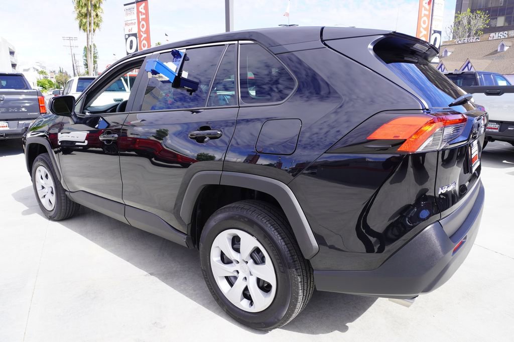 Used 2025 Toyota RAV4 LE image 5