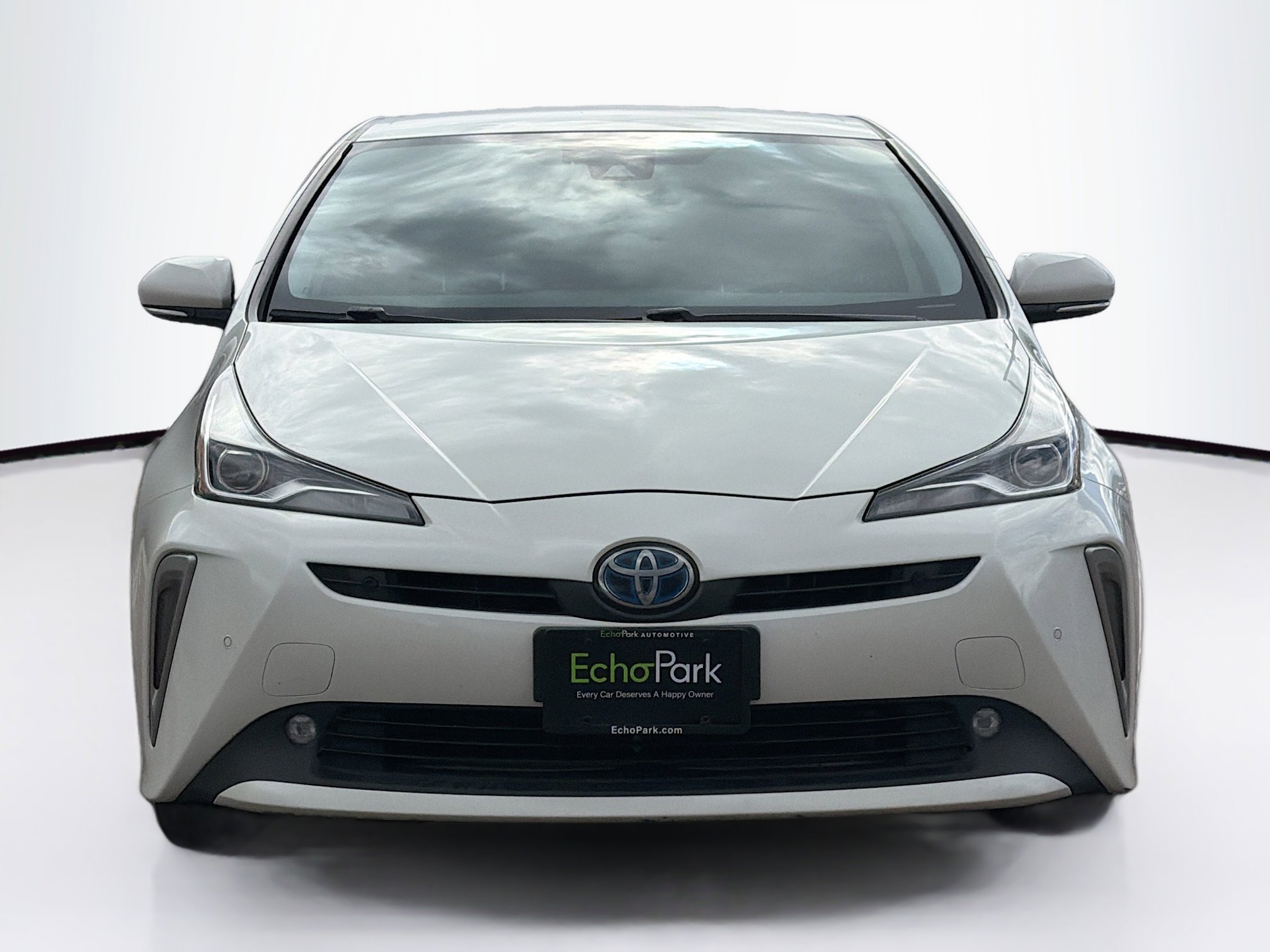 Used 2020 Toyota Prius XLE image 2