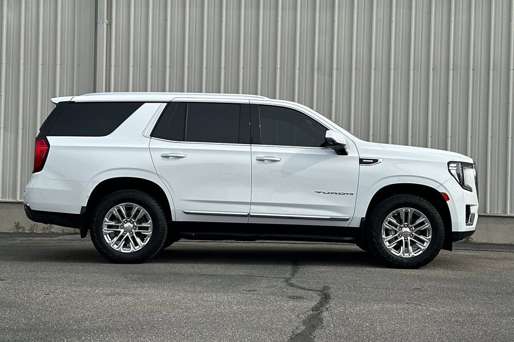 Used 2023 GMC Yukon SLT w/ SLT Premium Package AWD/4WD image 3