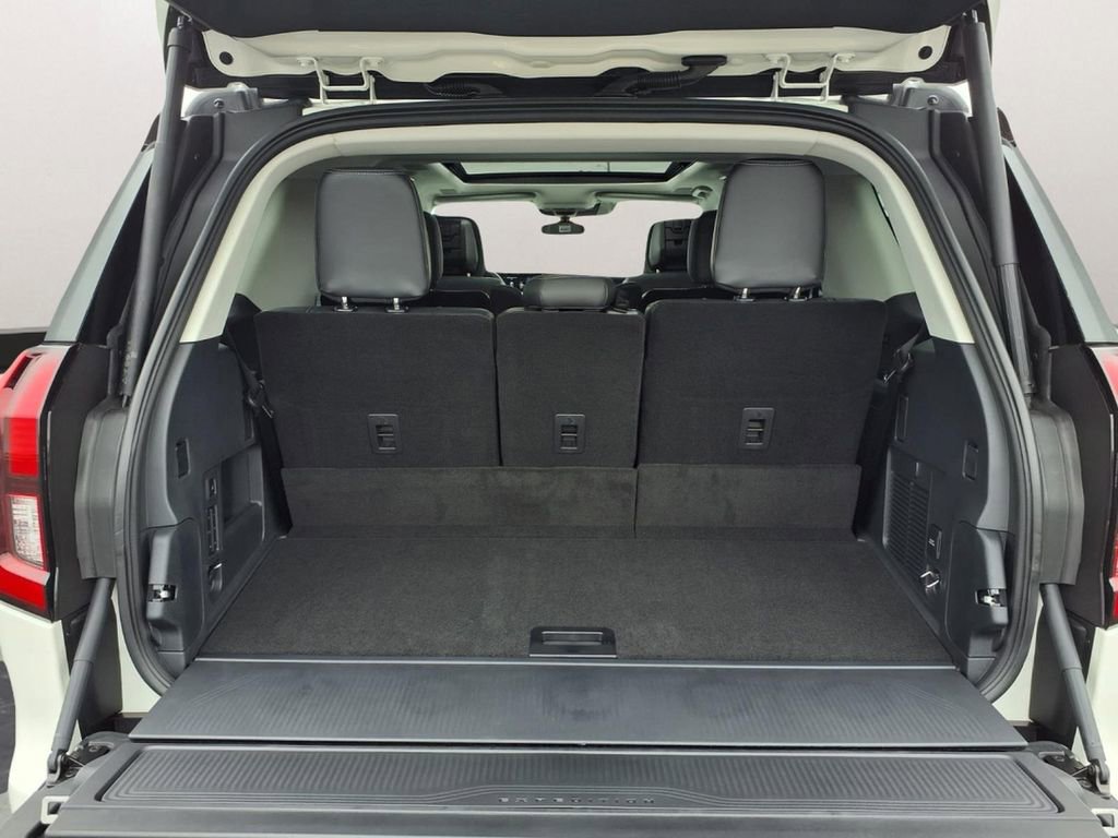 New 2026 Ford Expedition Platinum w/ Driver's Package AWD/4WD image 25