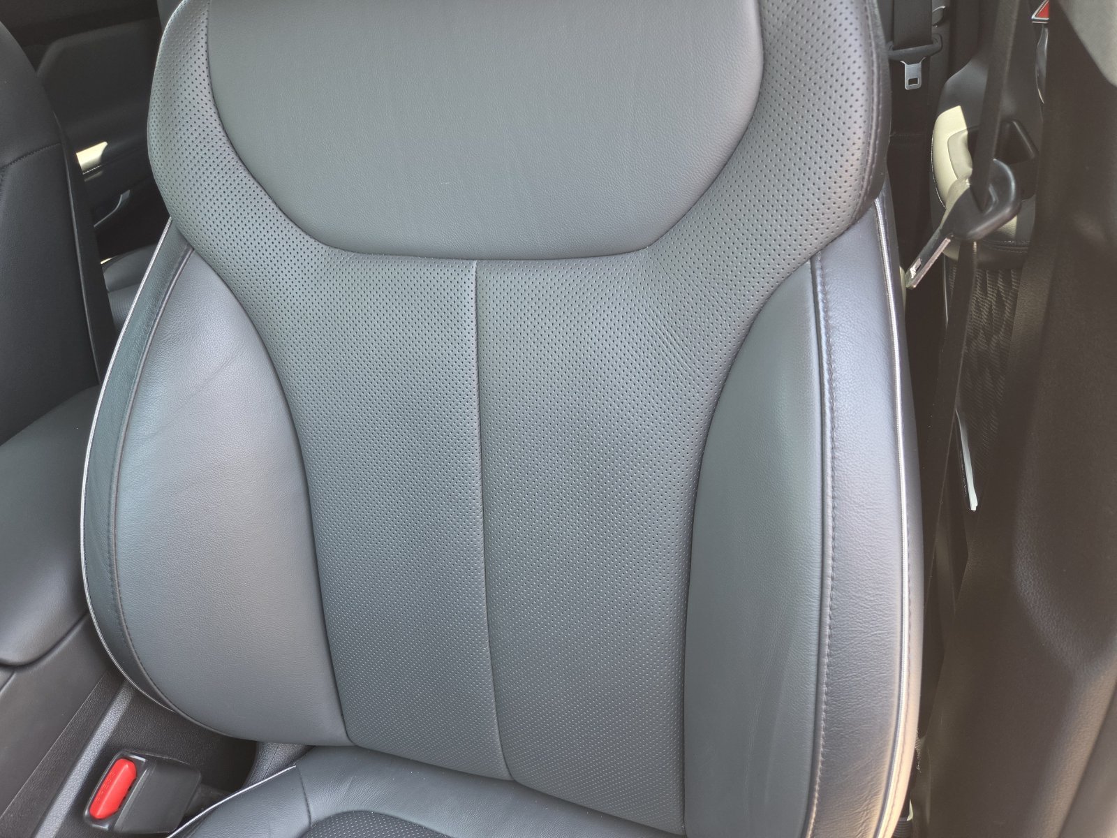 Used 2021 Hyundai Santa Fe Limited AWD/4WD image 14