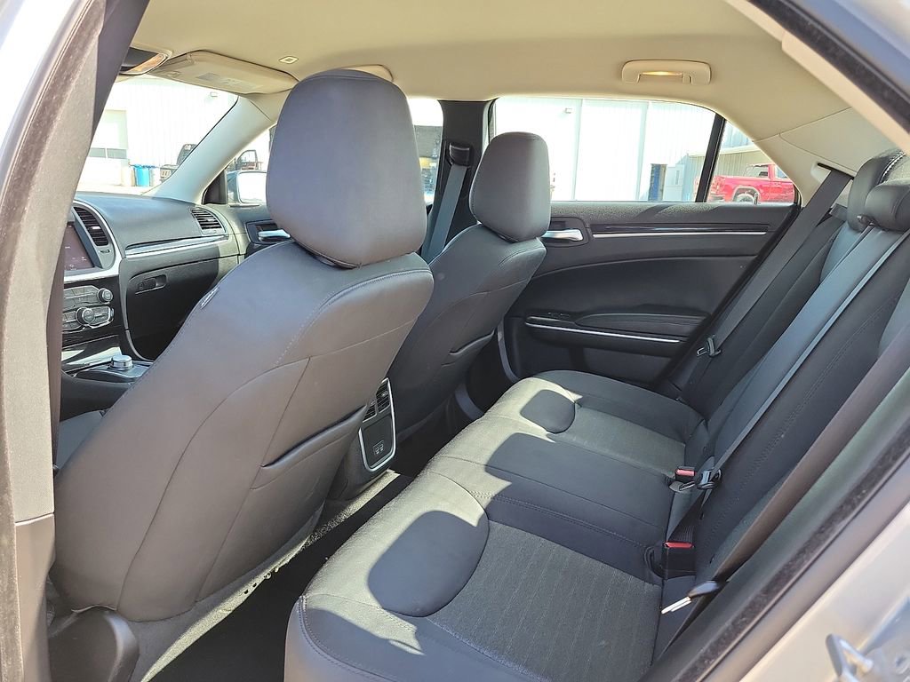 Used 2023 Chrysler 300 Touring w/ Sport Appearance Package image 9
