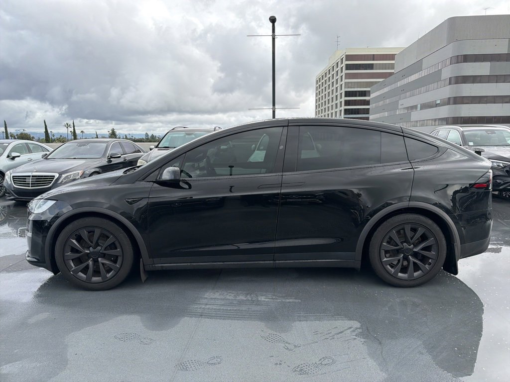 Used 2024 Tesla Model X image 2