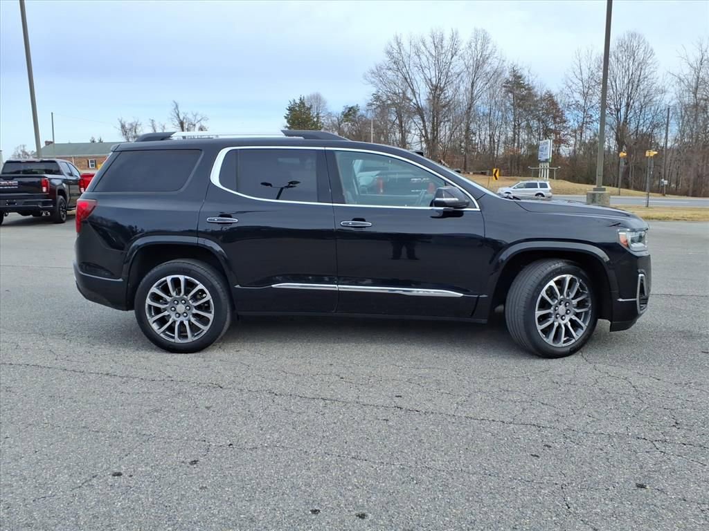 Used 2021 GMC Acadia Denali w/ Denali Technology Package image 3
