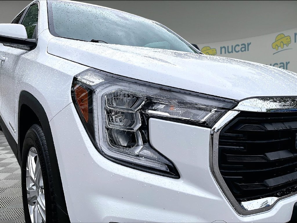Used 2024 GMC Terrain SLE AWD/4WD image 31