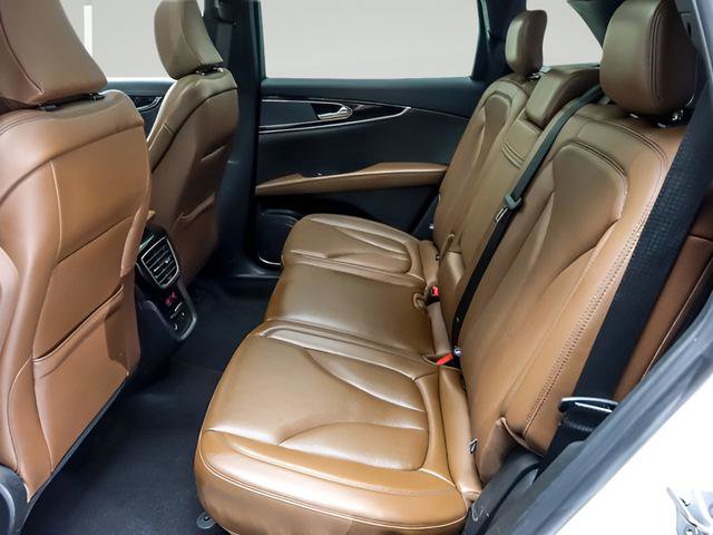 Used 2022 Lincoln Nautilus Reserve image 11