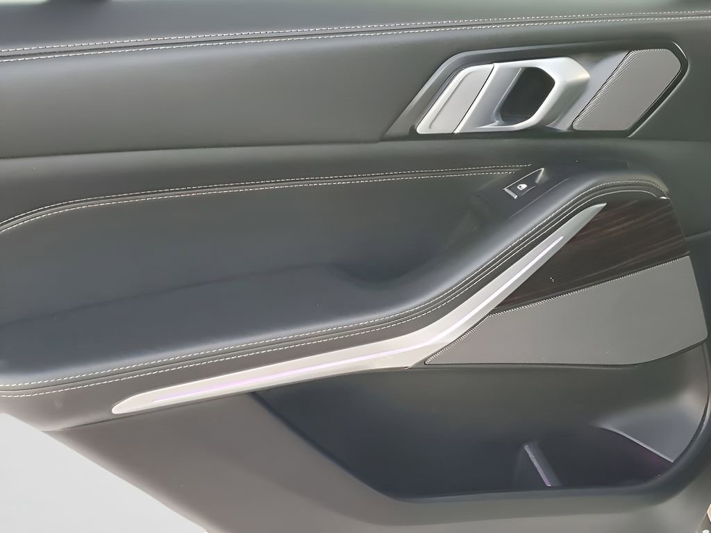 Used 2025 BMW X5 xDrive50e image 45