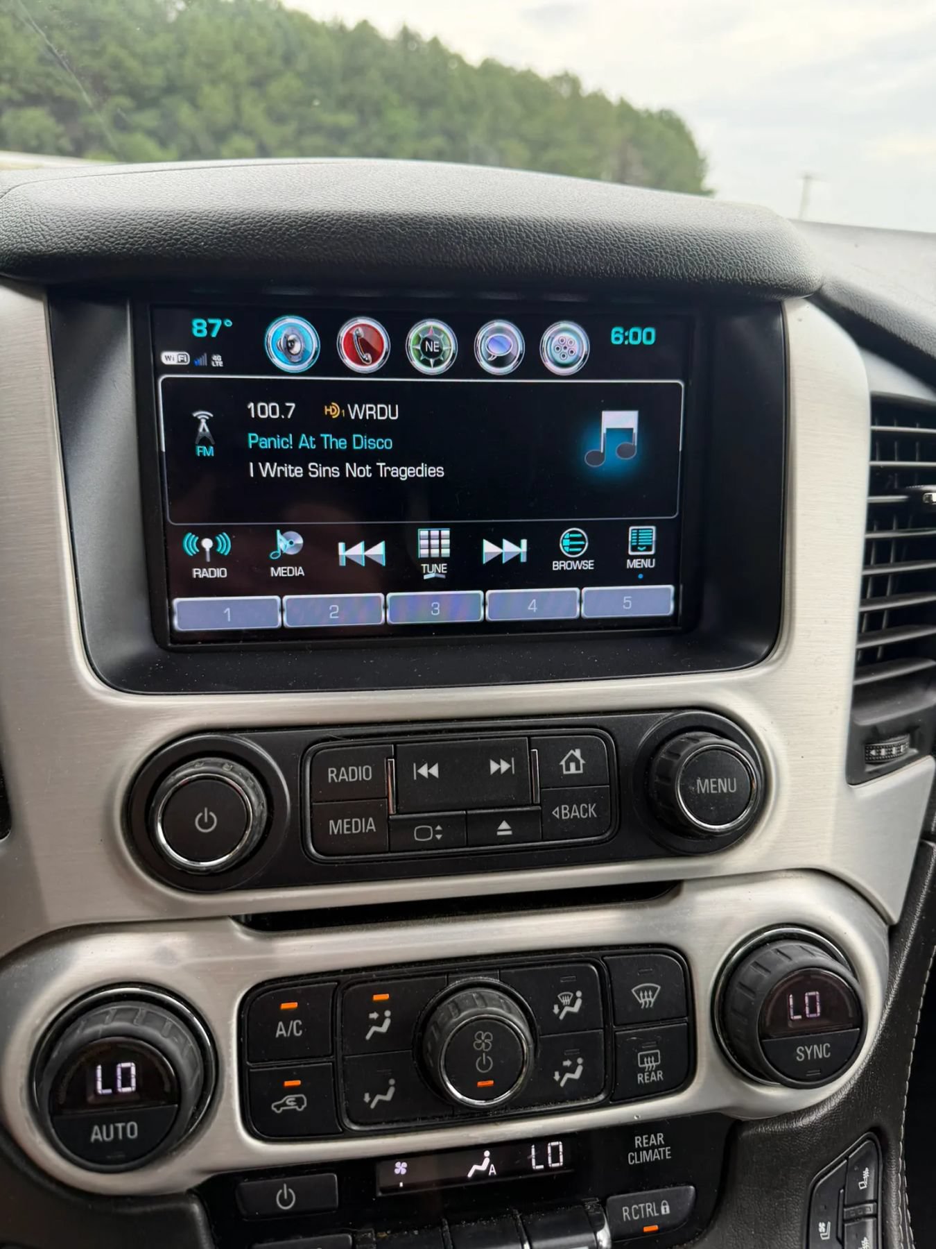Used 2020 GMC Yukon SLT w/ Open Road Package AWD/4WD image 16