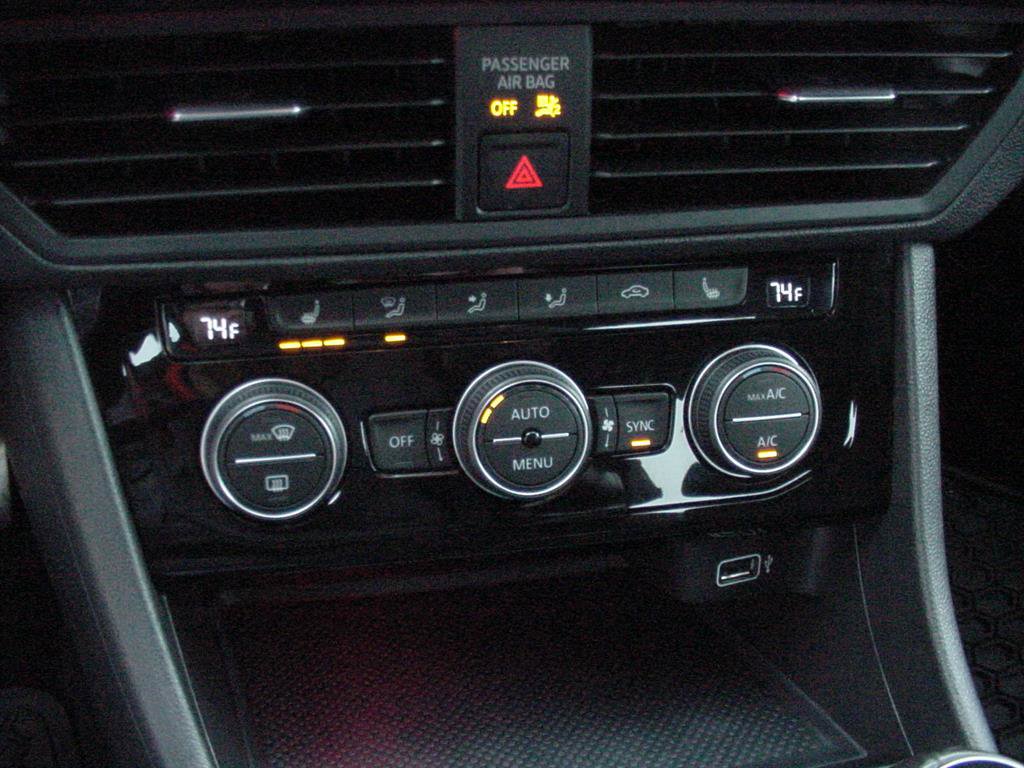 Used 2019 Volkswagen Jetta GLI image 18