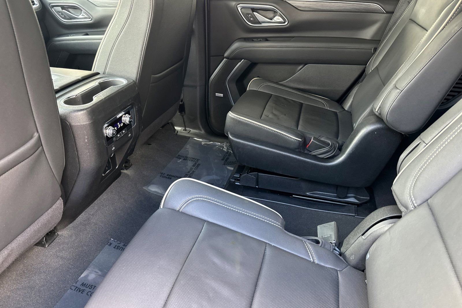 Used 2024 GMC Yukon SLT image 13