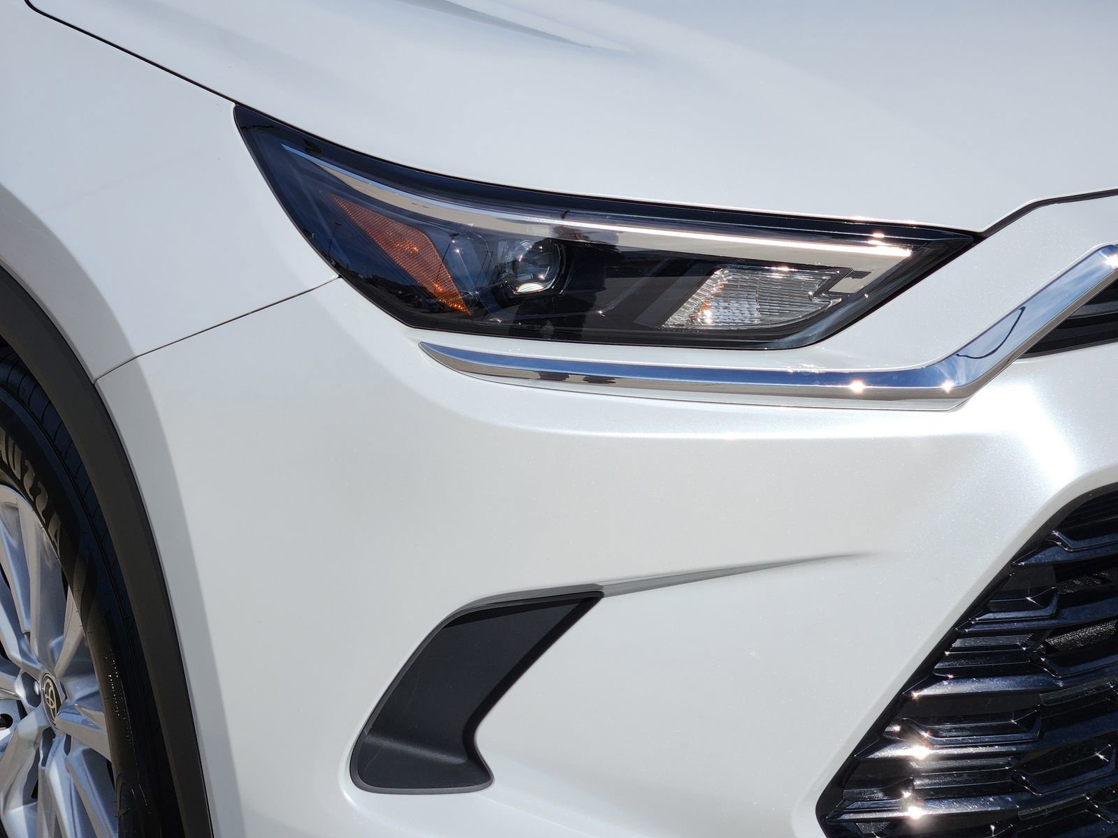 Used 2025 Toyota Grand Highlander AWD image 10