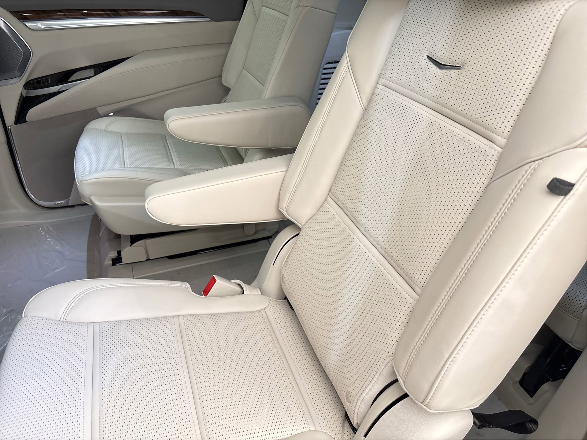 New 2025 Cadillac Escalade ESV Sport Platinum image 10