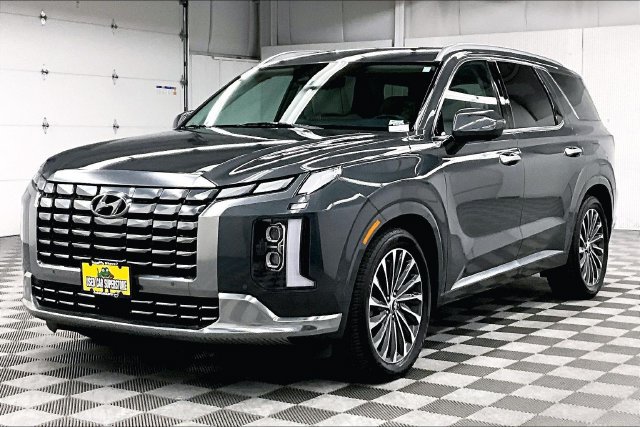 Used 2023 Hyundai Palisade Calligraphy w/ Cargo Package FWD image 12