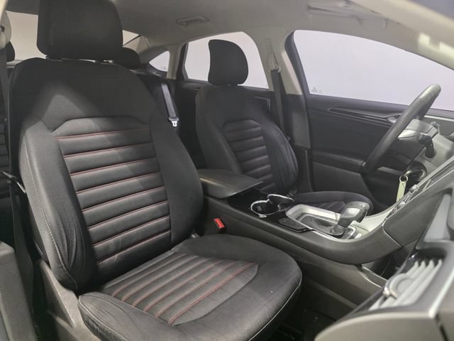 Used 2016 Ford Fusion SE FWD image 31