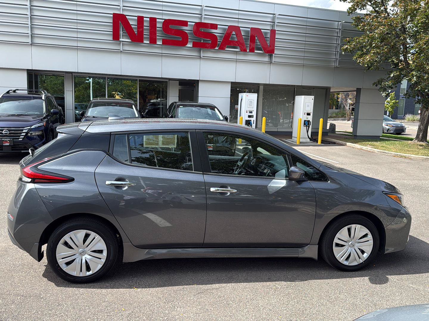 Certified 2025 Nissan Leaf S FWD image 8