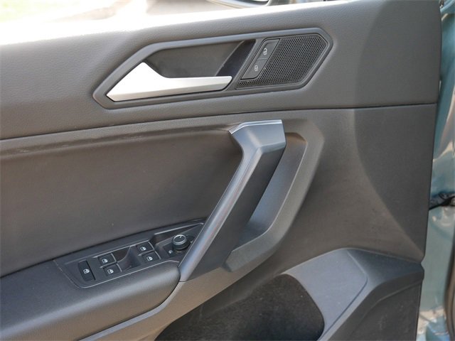 Used 2021 Volkswagen Tiguan SE image 16