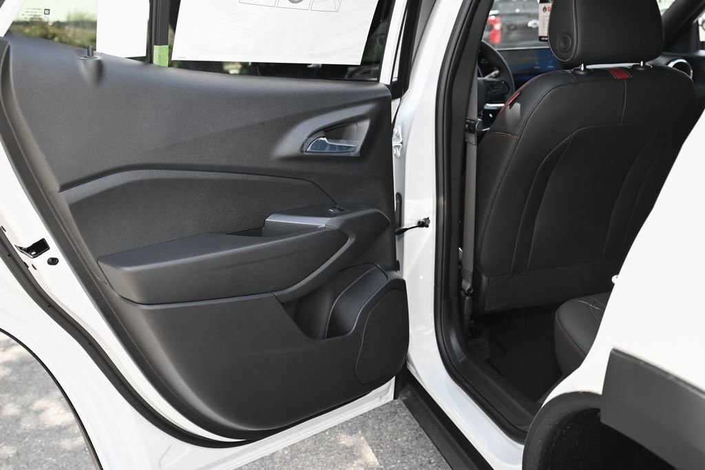 New 2026 Chevrolet Trax RS FWD image 31