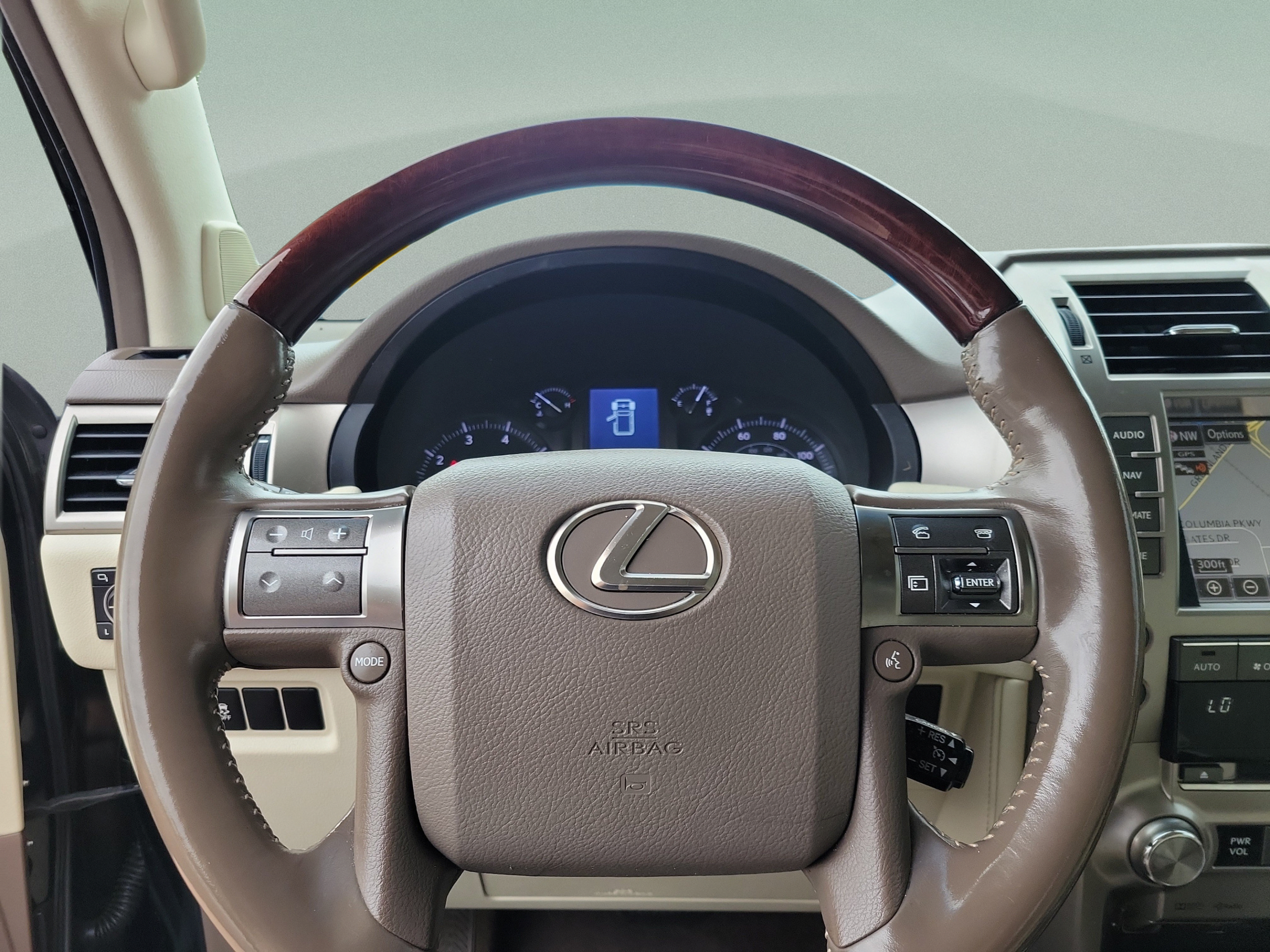Used 2017 Lexus GX 460 Premium w/ Premium Package AWD/4WD image 8