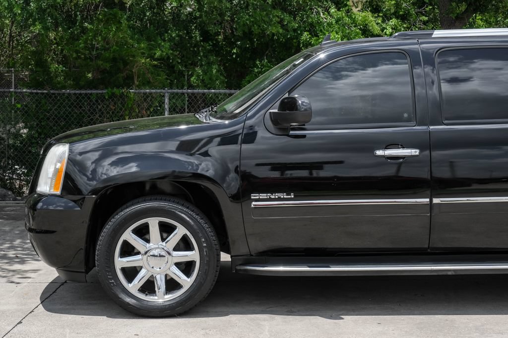 Used 2013 GMC Yukon XL Denali AWD/4WD image 22