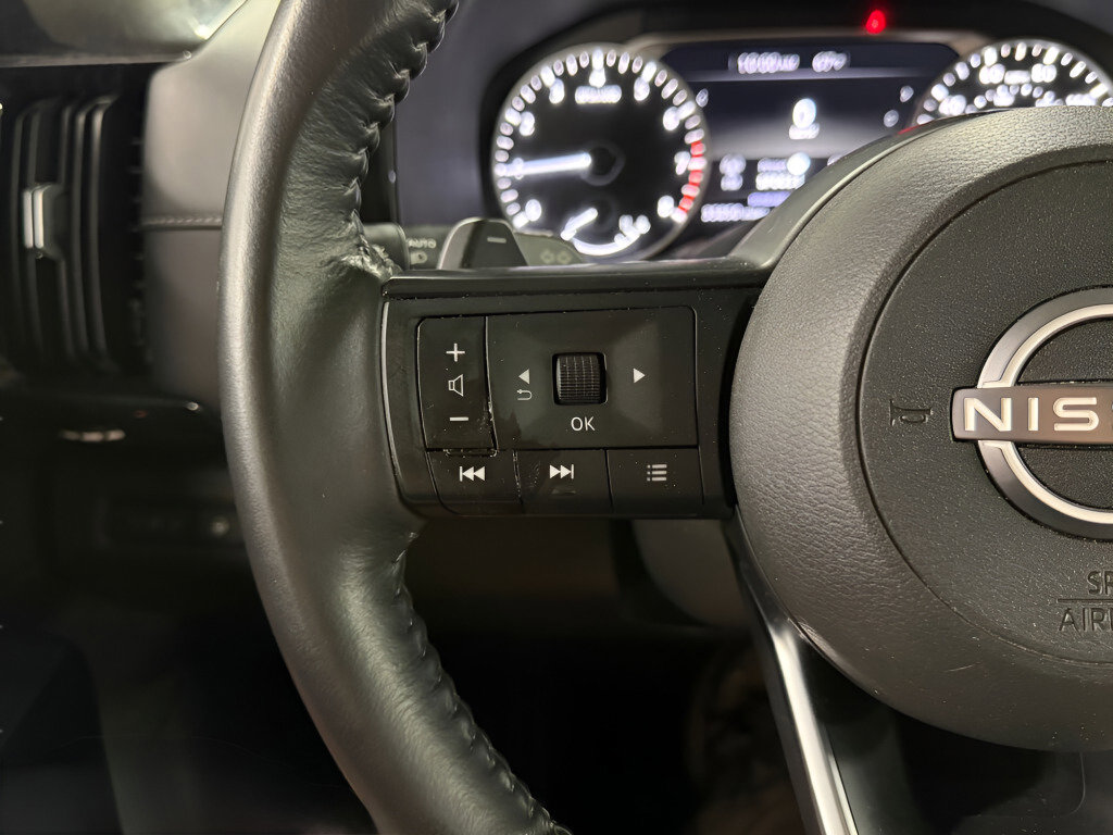 Used 2024 Nissan Pathfinder SV image 12