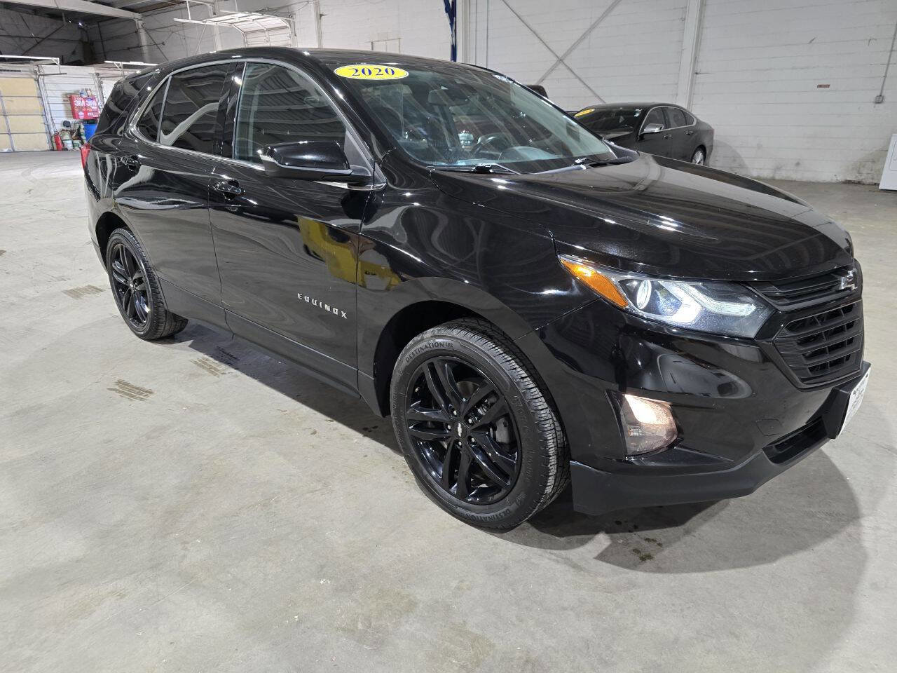 Used 2020 Chevrolet Equinox LT w/ Midnight Edition AWD/4WD image 22