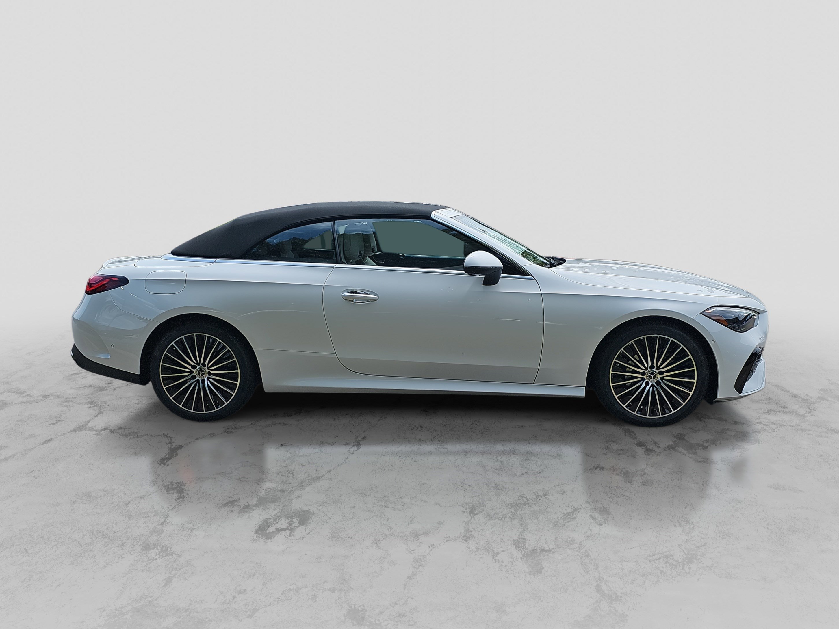 New 2026 Mercedes-Benz CLE 300 4MATIC Cabriolet image 4
