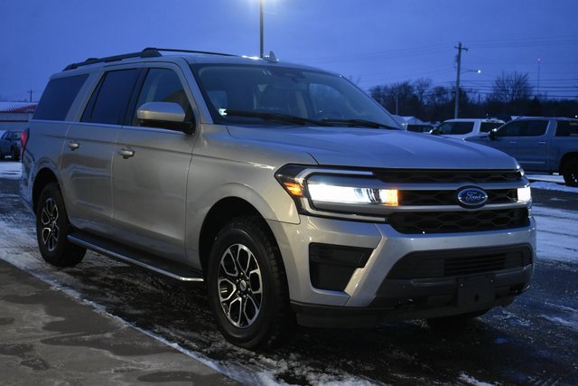 Used 2023 Ford Expedition Max XLT image 7